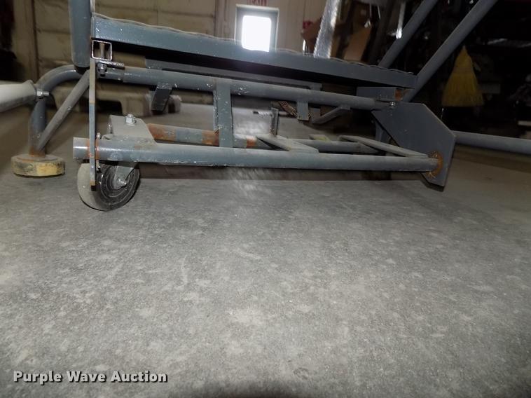 image for item DZ9666 Warehouse ladders