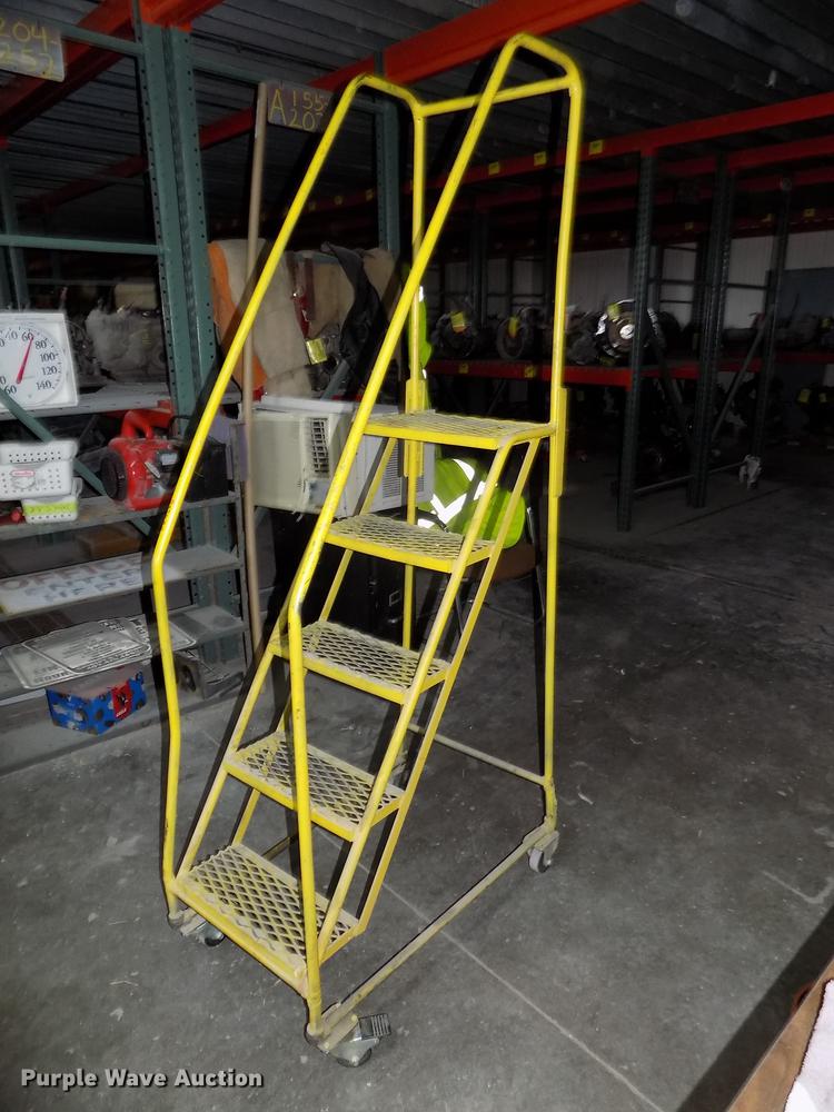 image for item DZ9666 Warehouse ladders