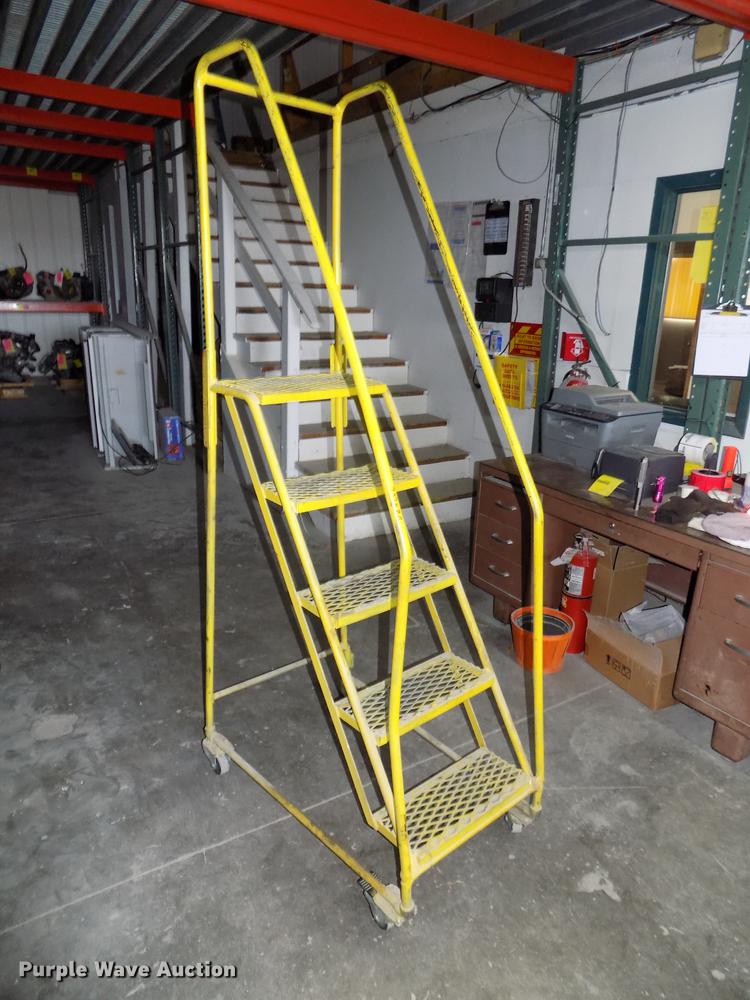 image for item DZ9666 Warehouse ladders