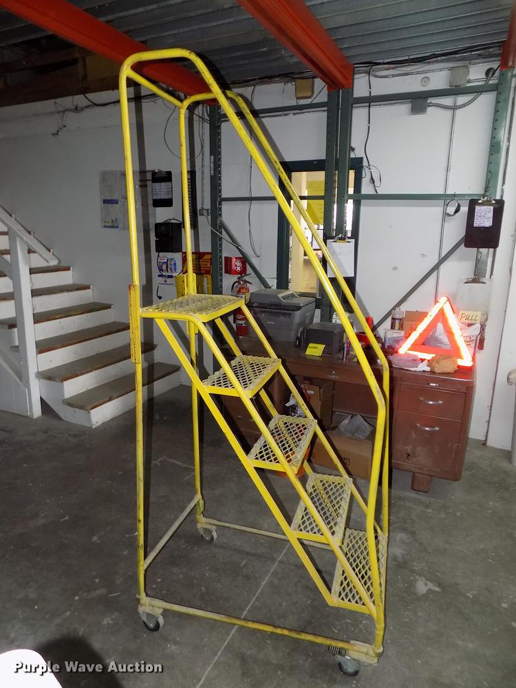 image for item DZ9666 Warehouse ladders