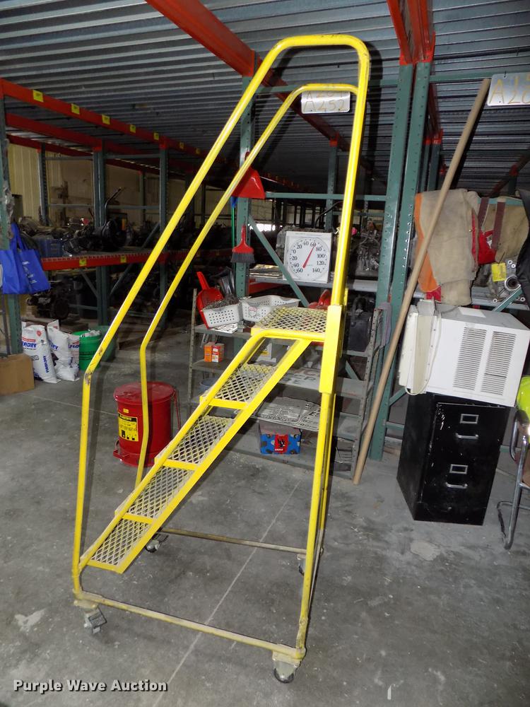 image for item DZ9666 Warehouse ladders