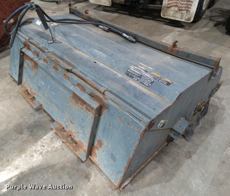 image for item EM9124 New Holland SB72CUNH01 skid steer sweeper