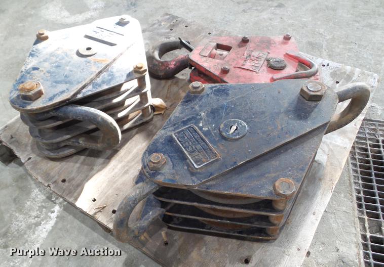 image for item EM9125 (2) McKissick snatch blocks