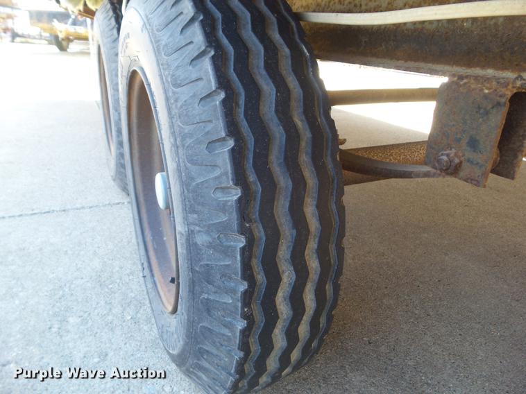 image for item EM9128 1993 MFEI MF1040 office trailer