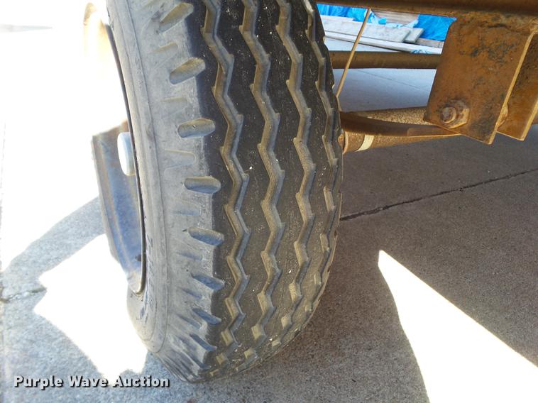 image for item EM9128 1993 MFEI MF1040 office trailer