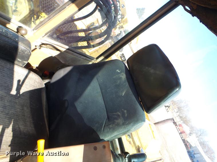 image for item EW9985 1985 Caterpillar 206 rubber tire excavator