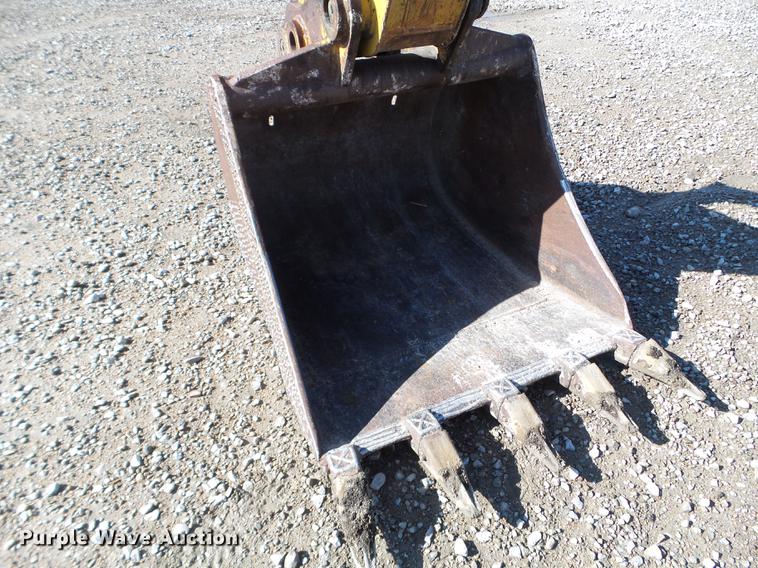 image for item EW9985 1985 Caterpillar 206 rubber tire excavator