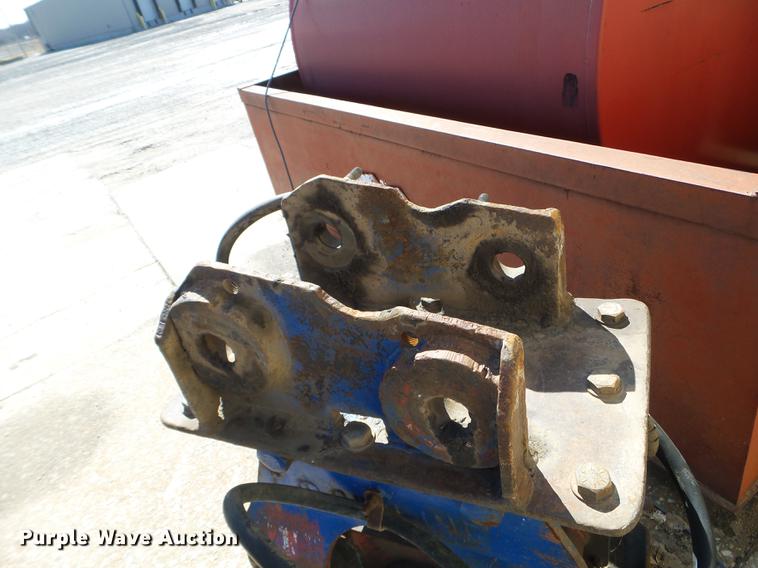 image for item EW9985 1985 Caterpillar 206 rubber tire excavator