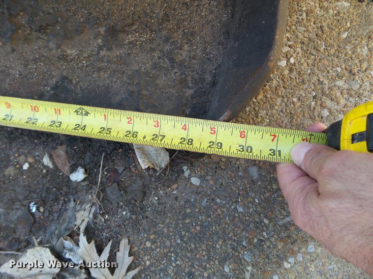 image for item EW9985 1985 Caterpillar 206 rubber tire excavator