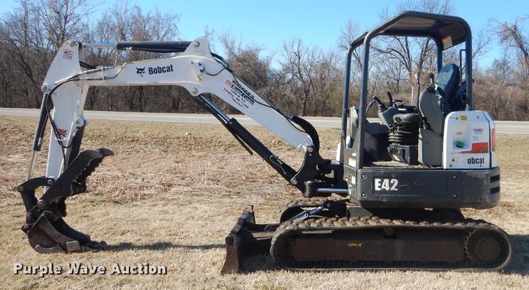 image for item EZ9785 2016 Bobcat E42 mini excavator