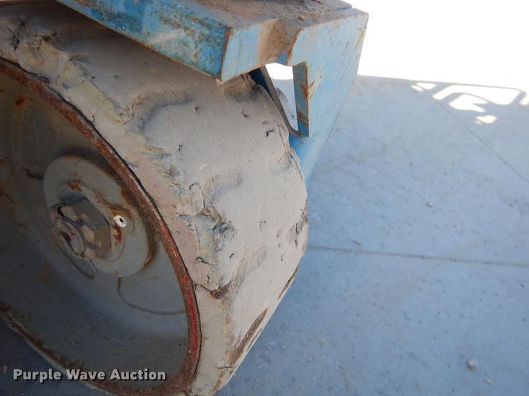 image for item EZ9791 2003 Genie GS-1930 scissor lift