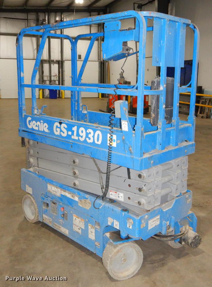 image for item EZ9817 2012 Genie GS-1930 scissor lift