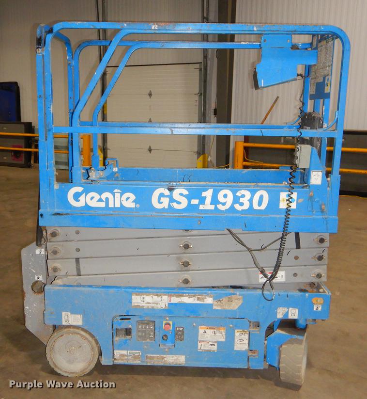 image for item EZ9817 2012 Genie GS-1930 scissor lift