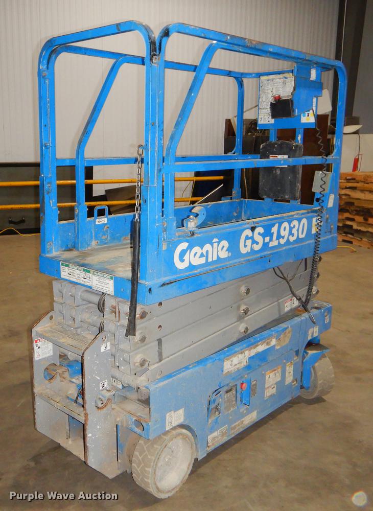 image for item EZ9817 2012 Genie GS-1930 scissor lift
