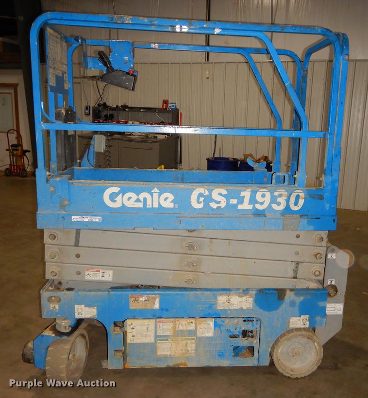 image for item EZ9817 2012 Genie GS-1930 scissor lift