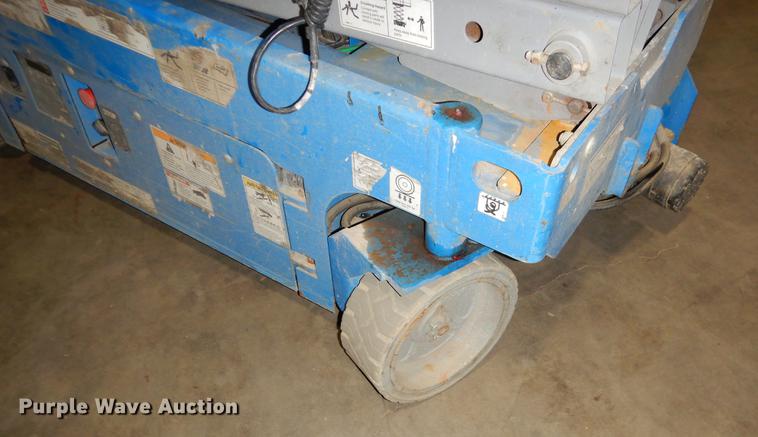 image for item EZ9817 2012 Genie GS-1930 scissor lift