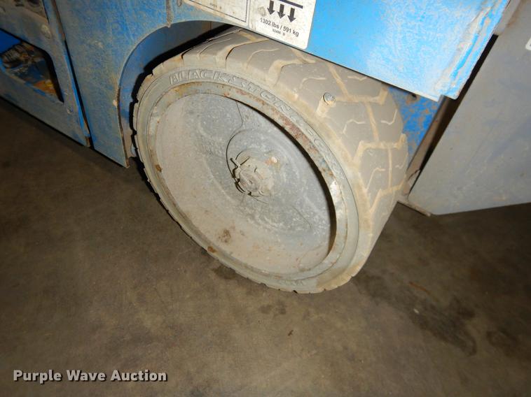 image for item EZ9817 2012 Genie GS-1930 scissor lift