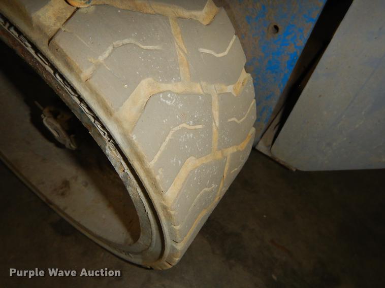 image for item EZ9817 2012 Genie GS-1930 scissor lift