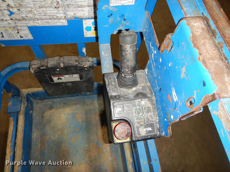 image for item EZ9817 2012 Genie GS-1930 scissor lift