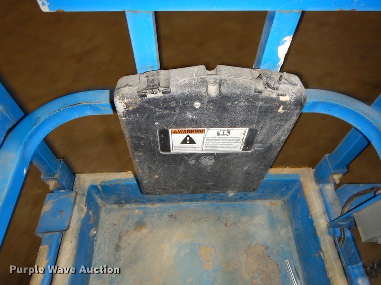 image for item EZ9817 2012 Genie GS-1930 scissor lift