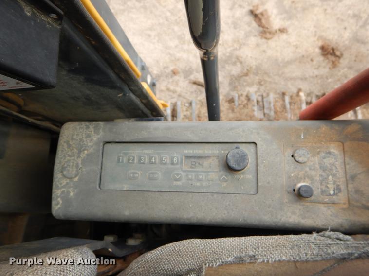 image for item EZ9829 2004 John Deere 270C excavator