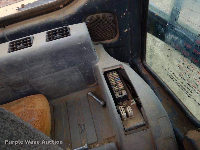 image for item EZ9829 2004 John Deere 270C excavator