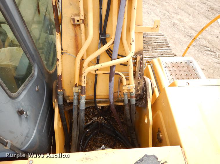 image for item EZ9829 2004 John Deere 270C excavator
