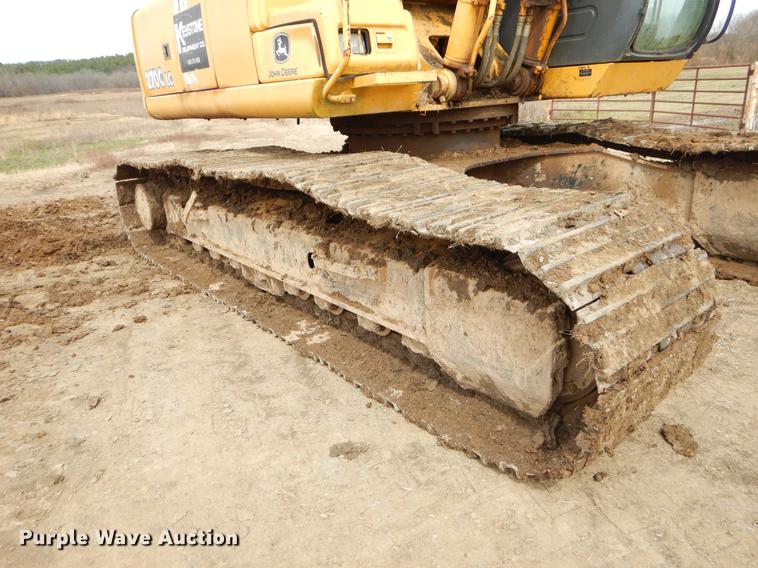 image for item EZ9829 2004 John Deere 270C excavator