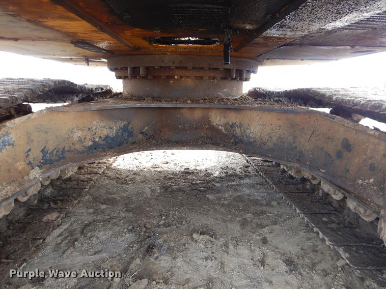 image for item EZ9829 2004 John Deere 270C excavator