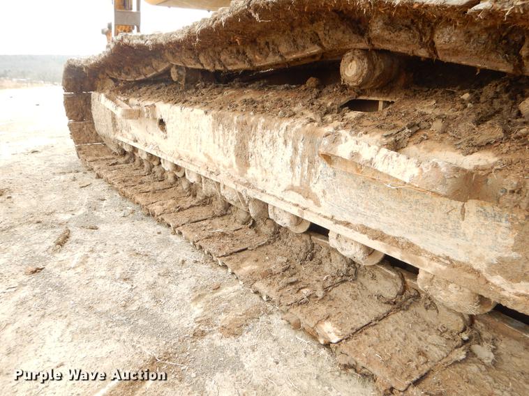 image for item EZ9829 2004 John Deere 270C excavator