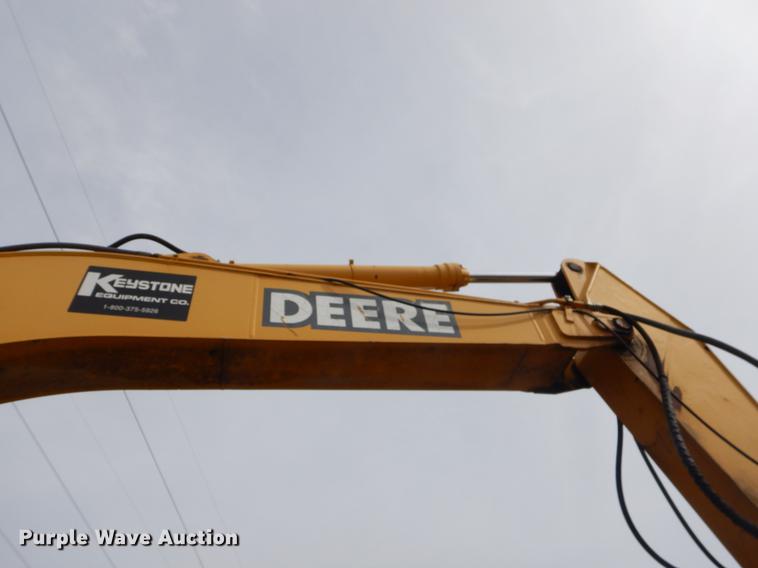 image for item EZ9829 2004 John Deere 270C excavator