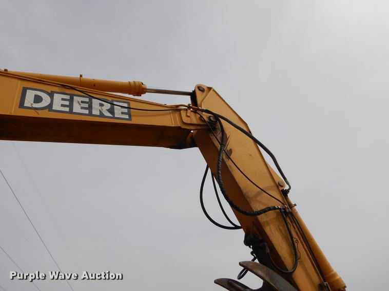 image for item EZ9829 2004 John Deere 270C excavator