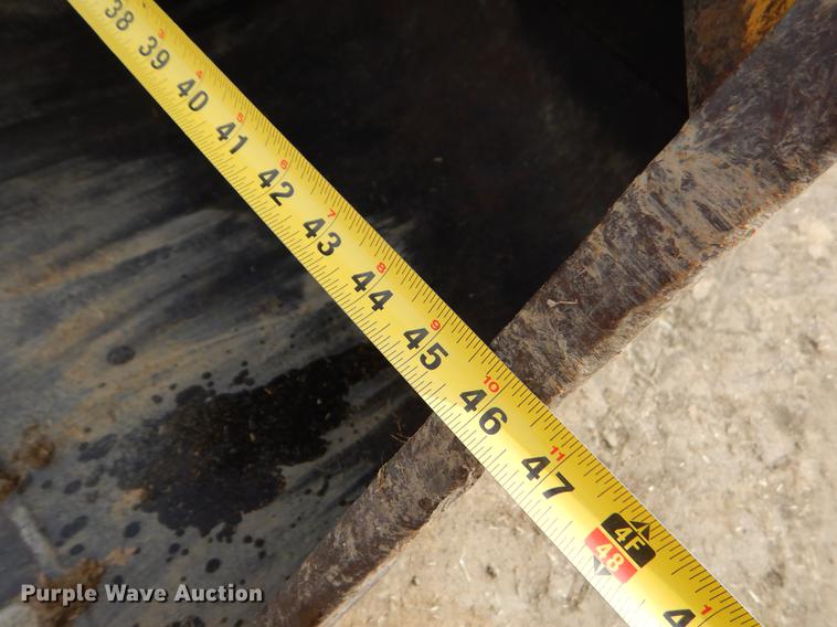 image for item EZ9829 2004 John Deere 270C excavator