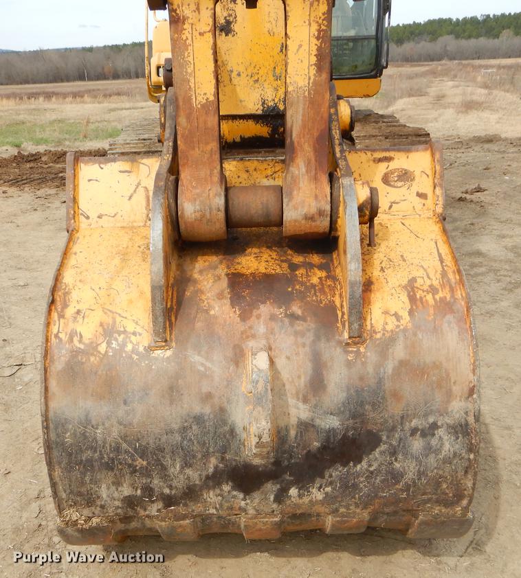 image for item EZ9829 2004 John Deere 270C excavator