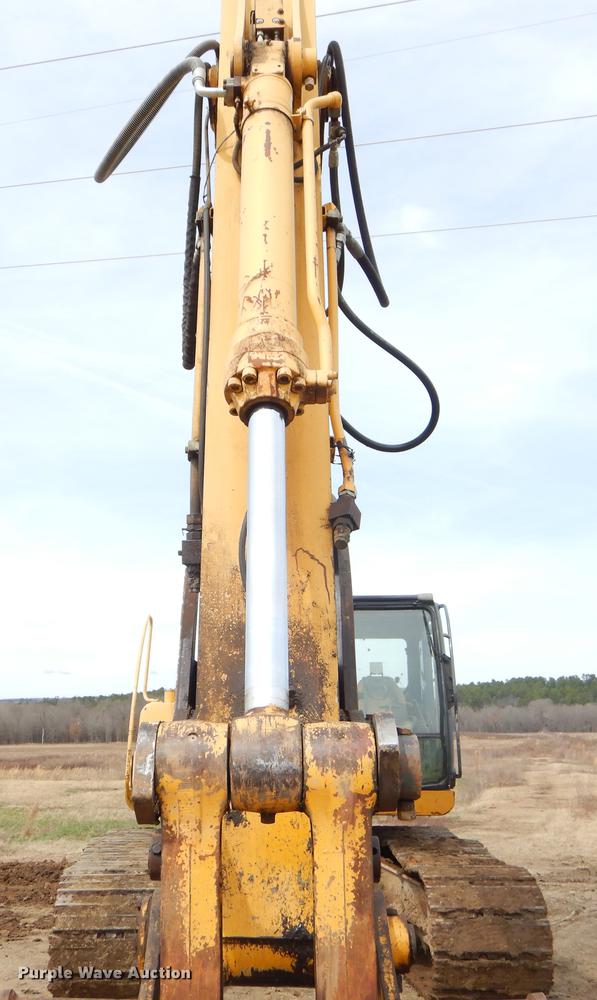 image for item EZ9829 2004 John Deere 270C excavator