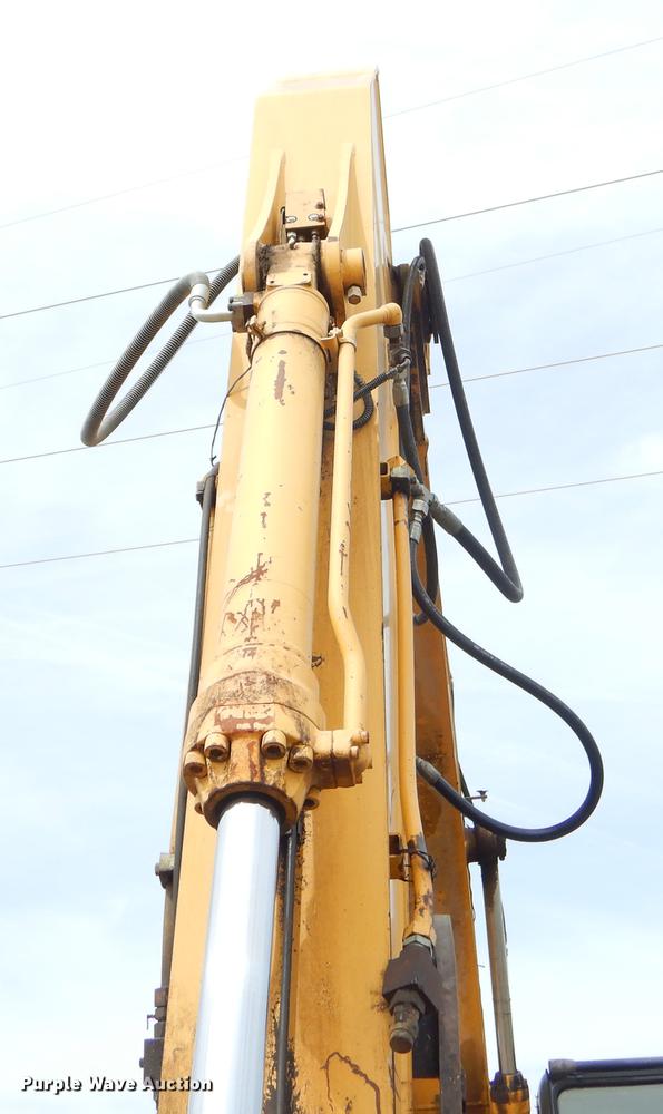 image for item EZ9829 2004 John Deere 270C excavator