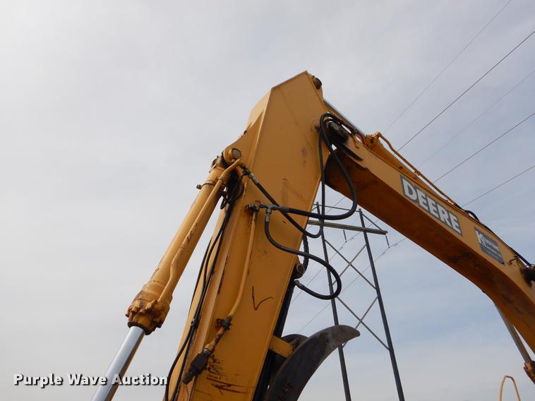 image for item EZ9829 2004 John Deere 270C excavator