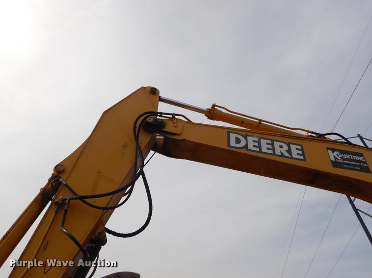 image for item EZ9829 2004 John Deere 270C excavator