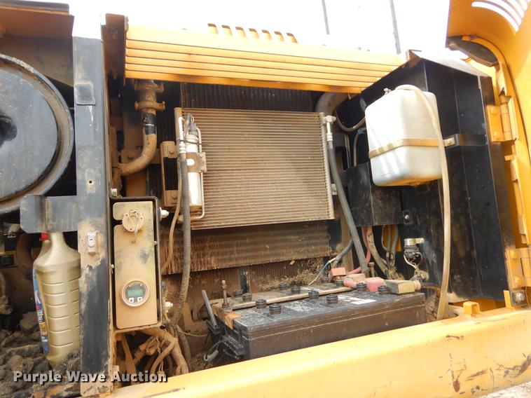 image for item EZ9829 2004 John Deere 270C excavator