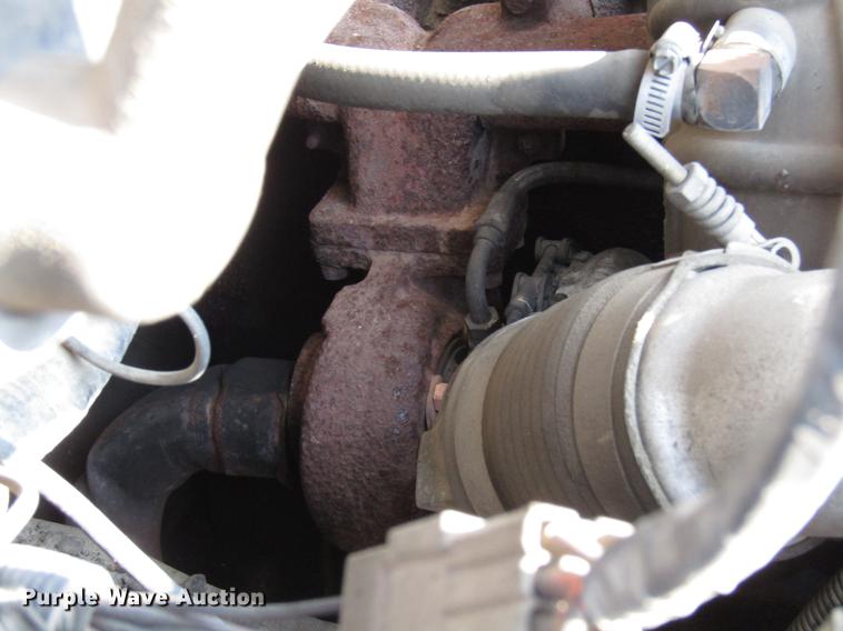 image for item FJ9626 1994 Ford F700 oil distributor truck