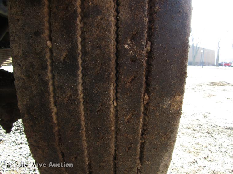 image for item FJ9626 1994 Ford F700 oil distributor truck