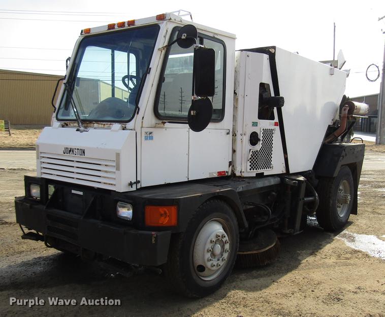 image for item FJ9627 2000 Johnston street sweeper