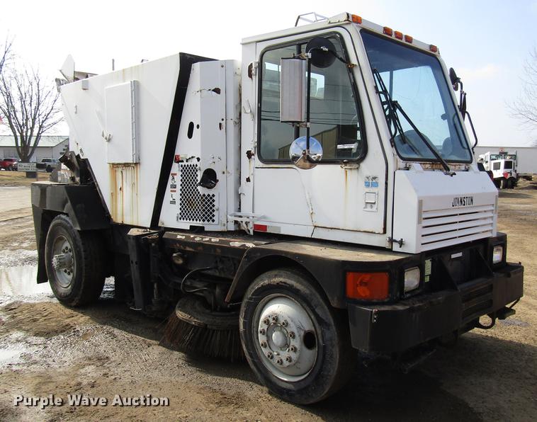 image for item FJ9627 2000 Johnston street sweeper