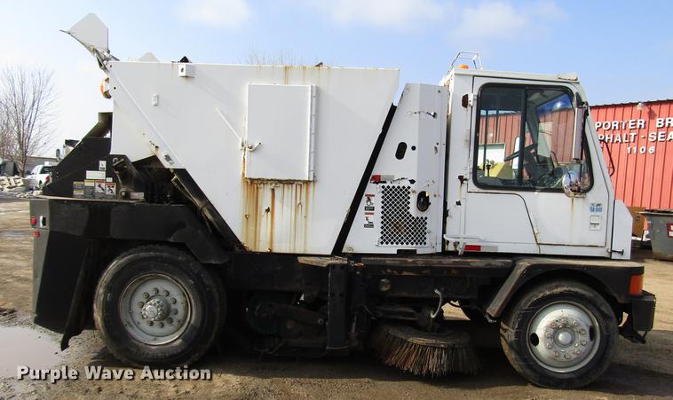 image for item FJ9627 2000 Johnston street sweeper
