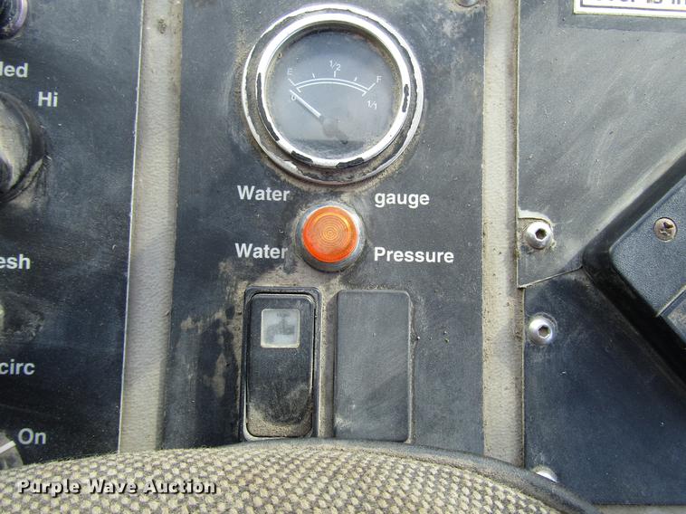 image for item FJ9627 2000 Johnston street sweeper