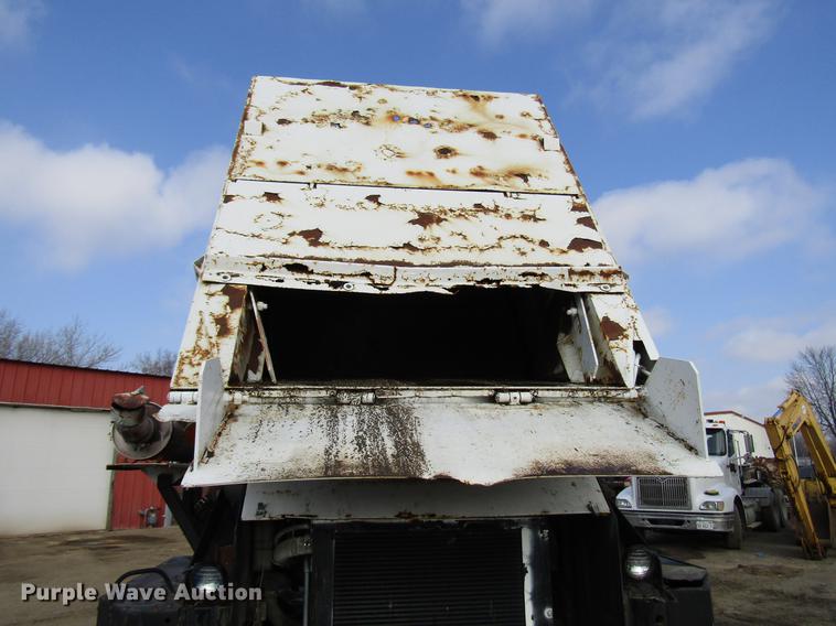 image for item FJ9627 2000 Johnston street sweeper