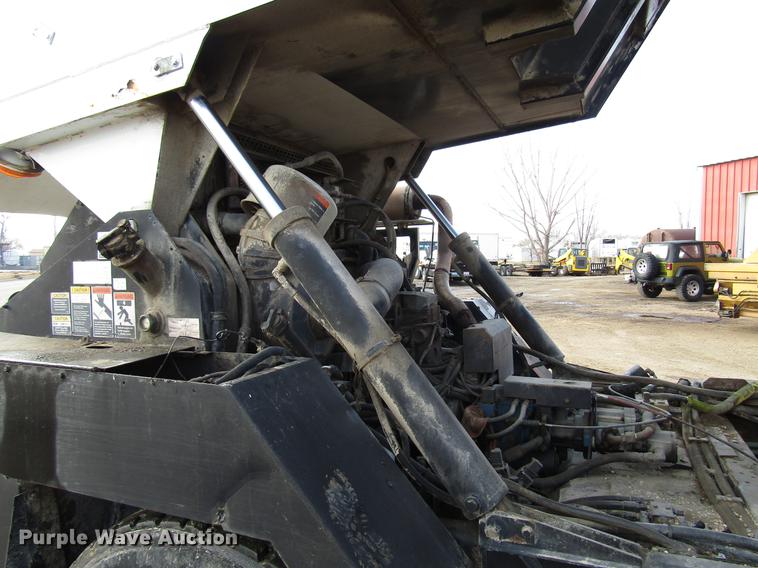 image for item FJ9627 2000 Johnston street sweeper