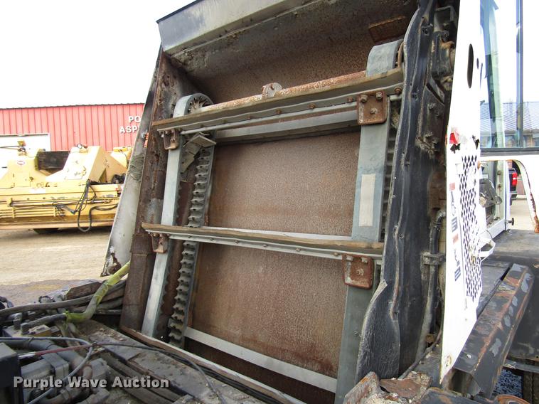 image for item FJ9627 2000 Johnston street sweeper