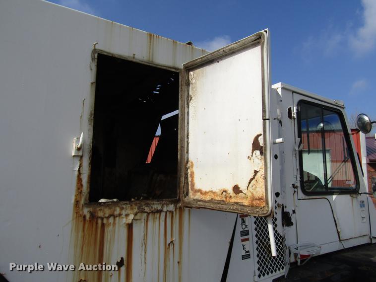 image for item FJ9627 2000 Johnston street sweeper