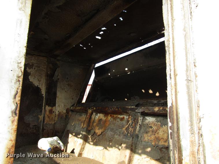 image for item FJ9627 2000 Johnston street sweeper